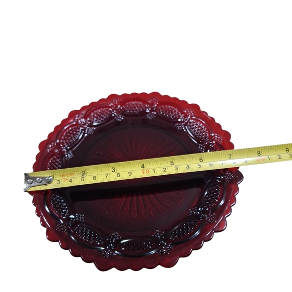 Vtg Avon 1876 Cape Cod Collection Ruby Red Glass Dessert Plates Set Of 4 NOB - Picture 3 of 10